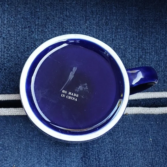 Disney Store Mickey Mouse Hawaii Coffee Mug - Picture 5 of 5